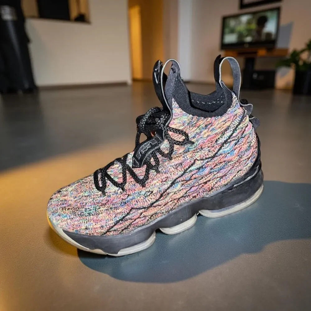 YOUTH NIKE Lebron 15 Multi Color Fabric Basketball High Tops Size 8