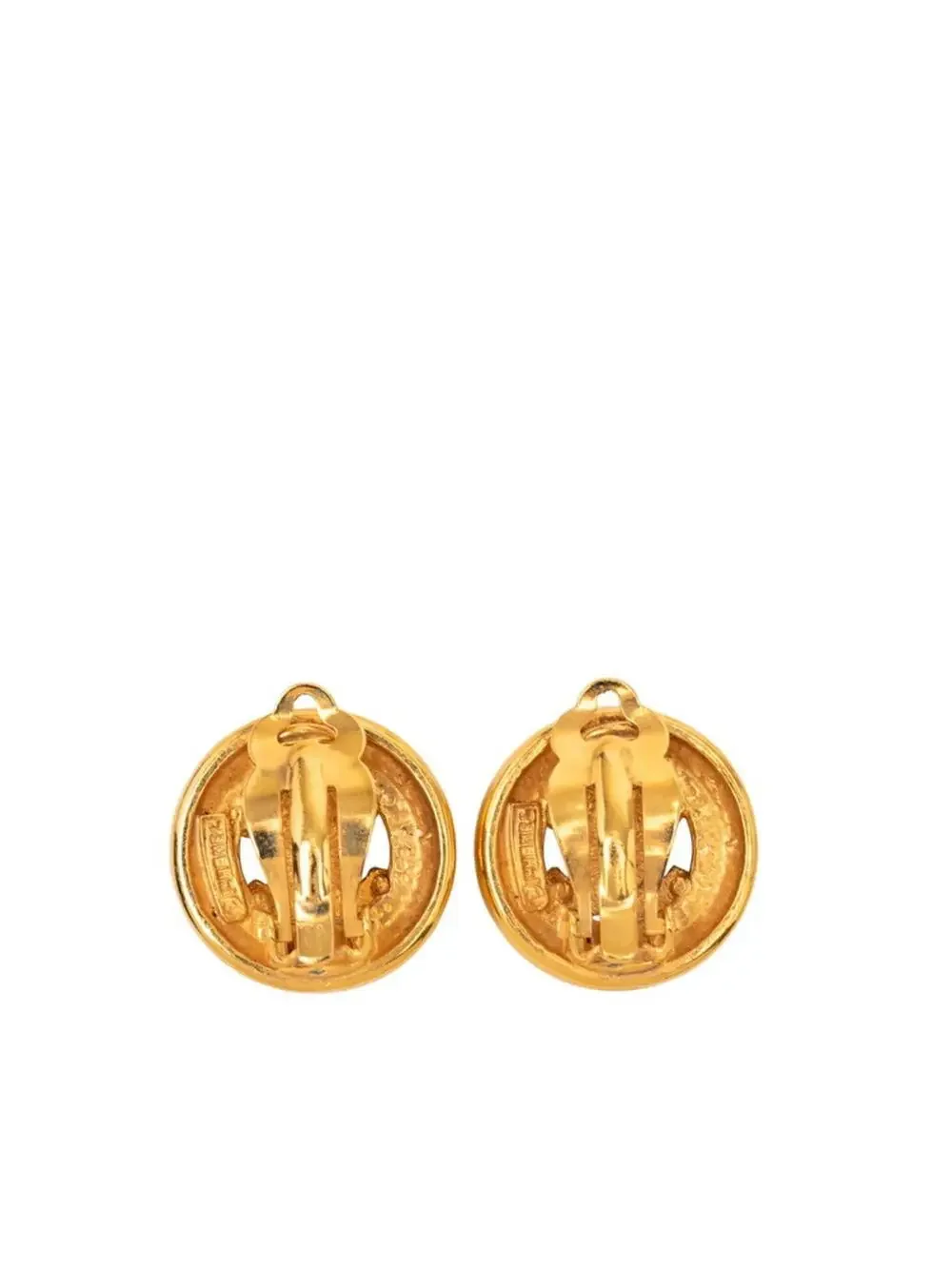 CHANEL elevate your