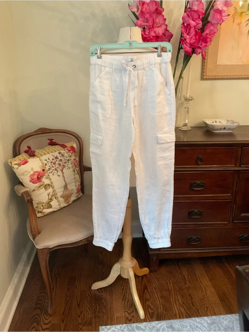Nicole Miller White Linen Cargo Jogger Pants