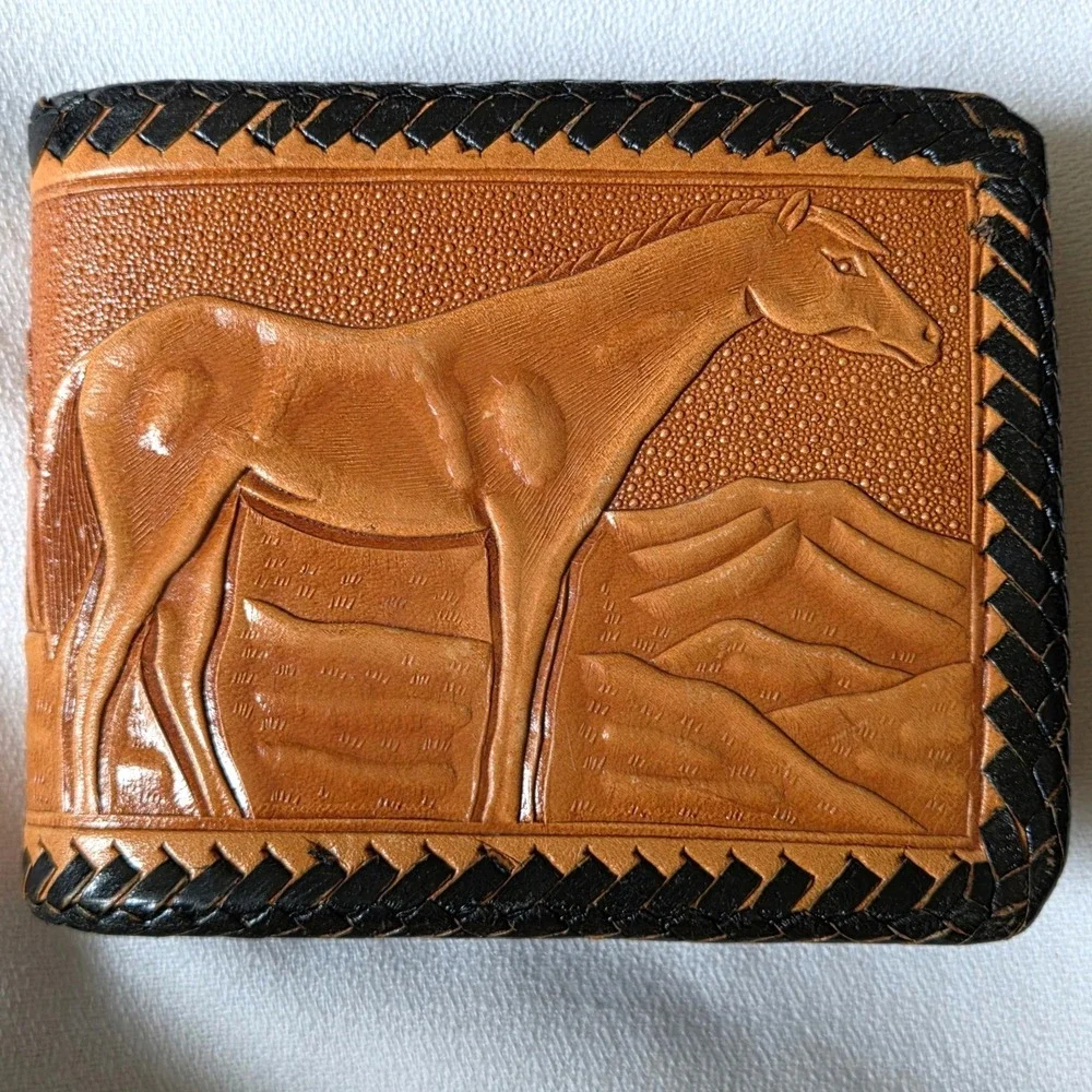 Bifold Wallet‎ Mens Brown Excellent Hand Tooled Leather Horse Barn Scene