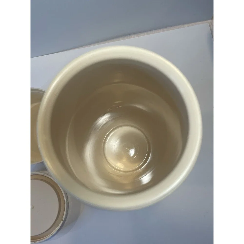 Thermos holds liter