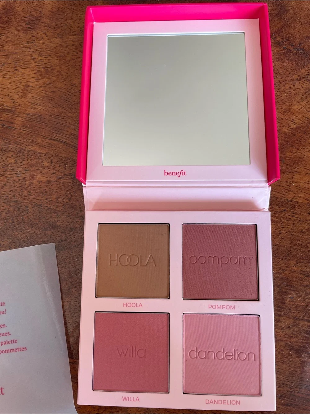 Benefit compact face
