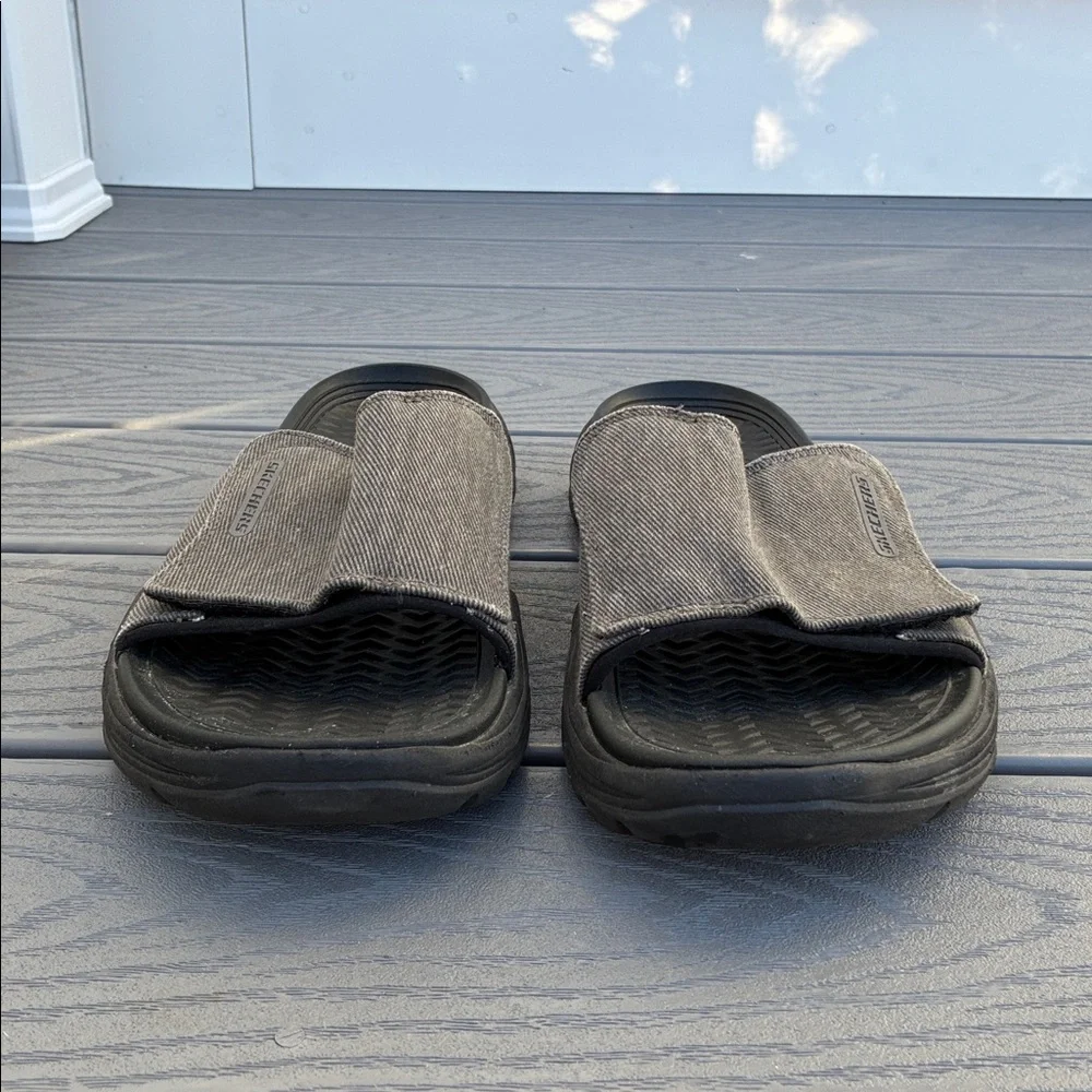 Skechers excellent used