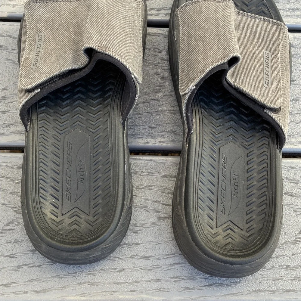 Skechers excellent used