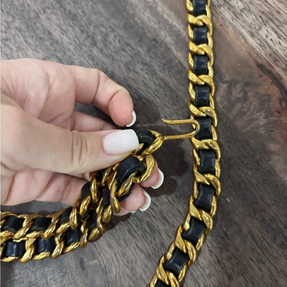 CHANEL belt out