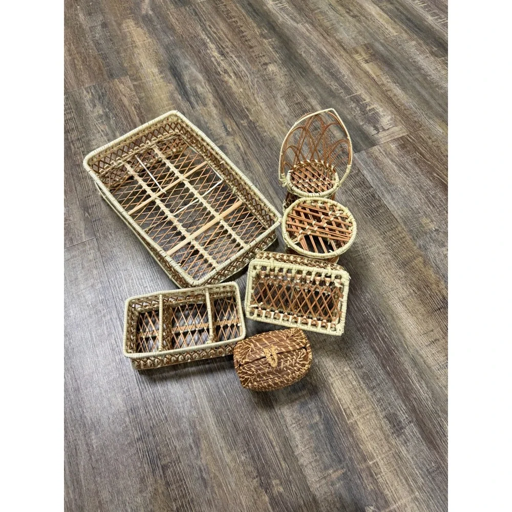 N/A vintage wicker