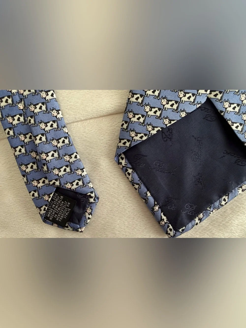 Beaufort Tie Rack 100% Silk Cow Print Novelty Tie Made in Italy Blue Necktie