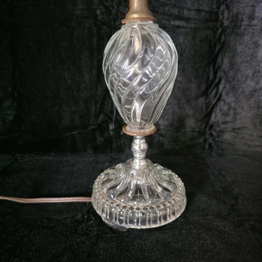The Unbranded Brand vintage swirl