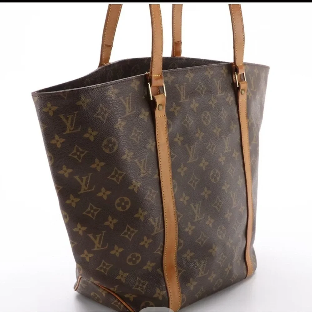 Louis Vuitton about 19