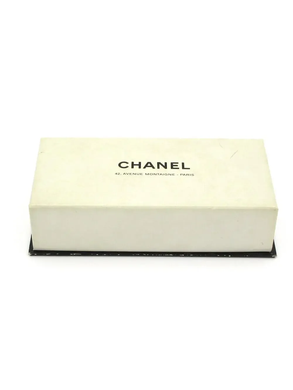 CHANEL elevate your