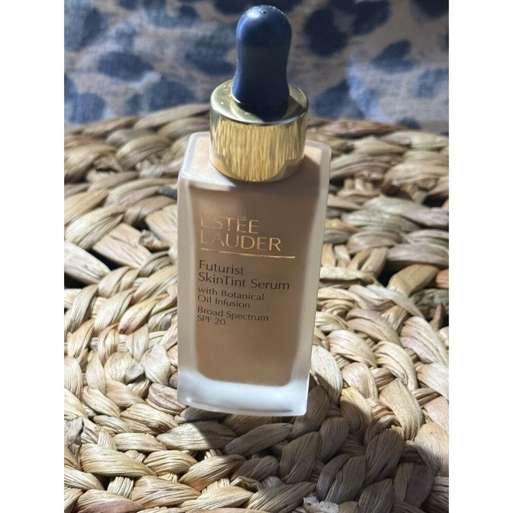 Estée Lauder Futurist Skin Tint Serum/ spf 20/NEW/Read