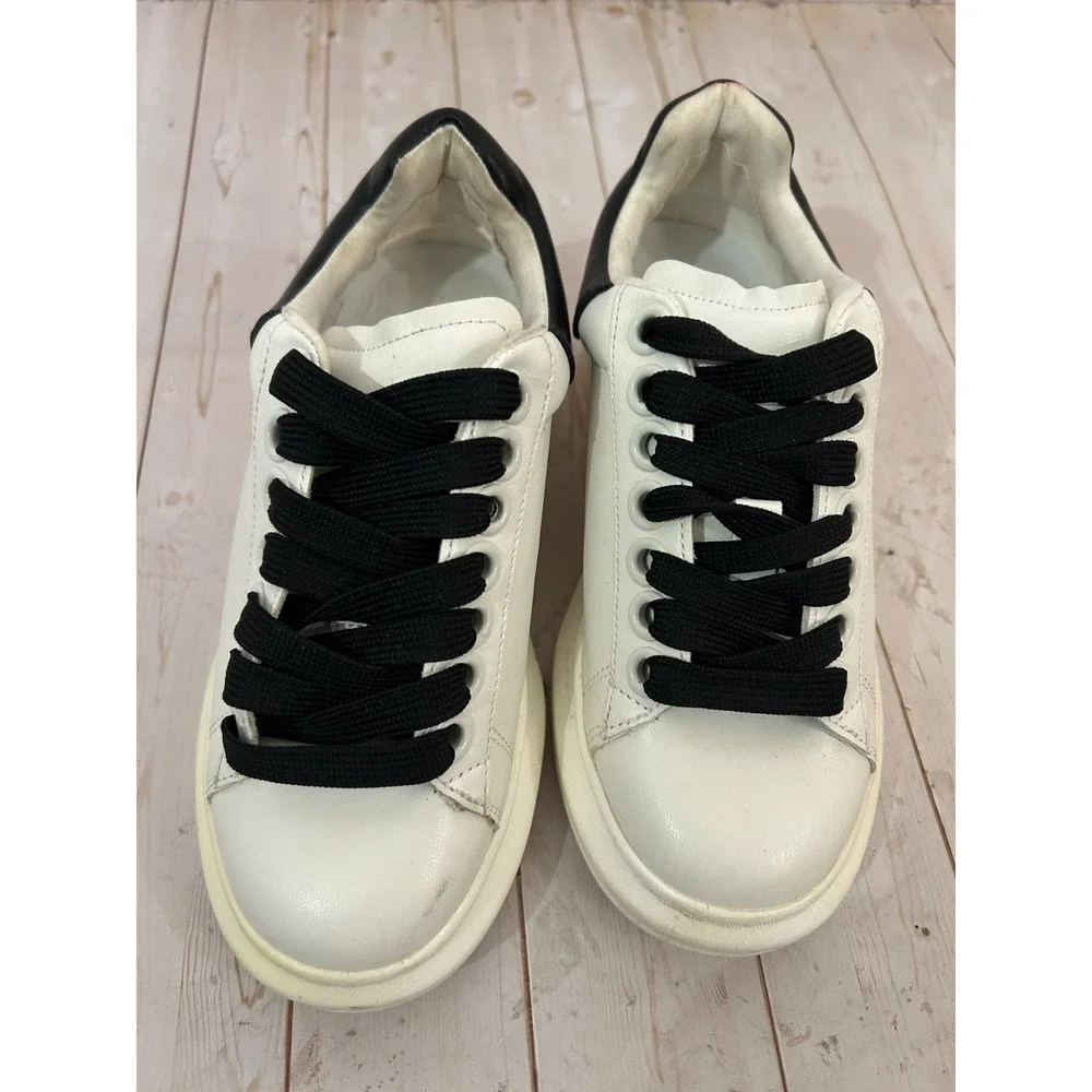 Steve Madden wearing these choice