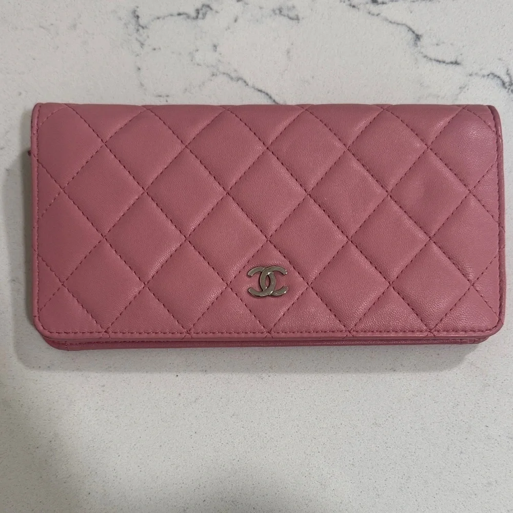 CHANEL wallet ends