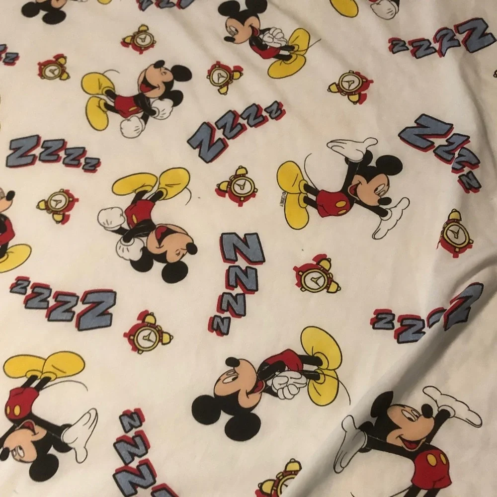 Disney Mickey Mouse Sleep Pattern Sheet - White, Yellow, Red, Blue