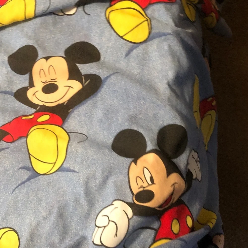 Disney Mickey Mouse Sleep Pattern Sheet - White, Yellow, Red, Blue