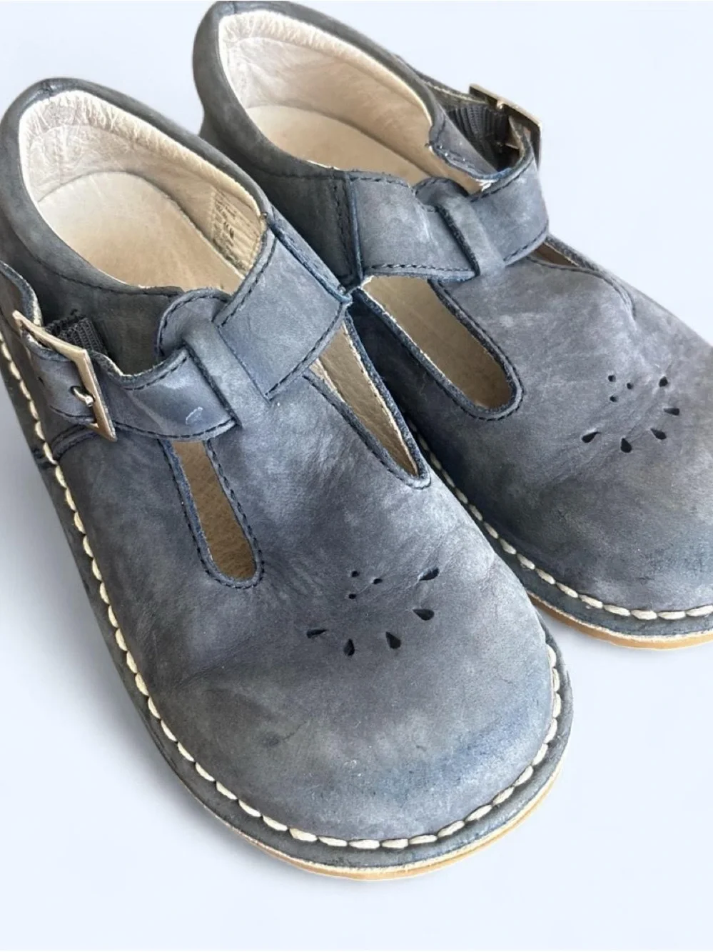 Willits stylish gray