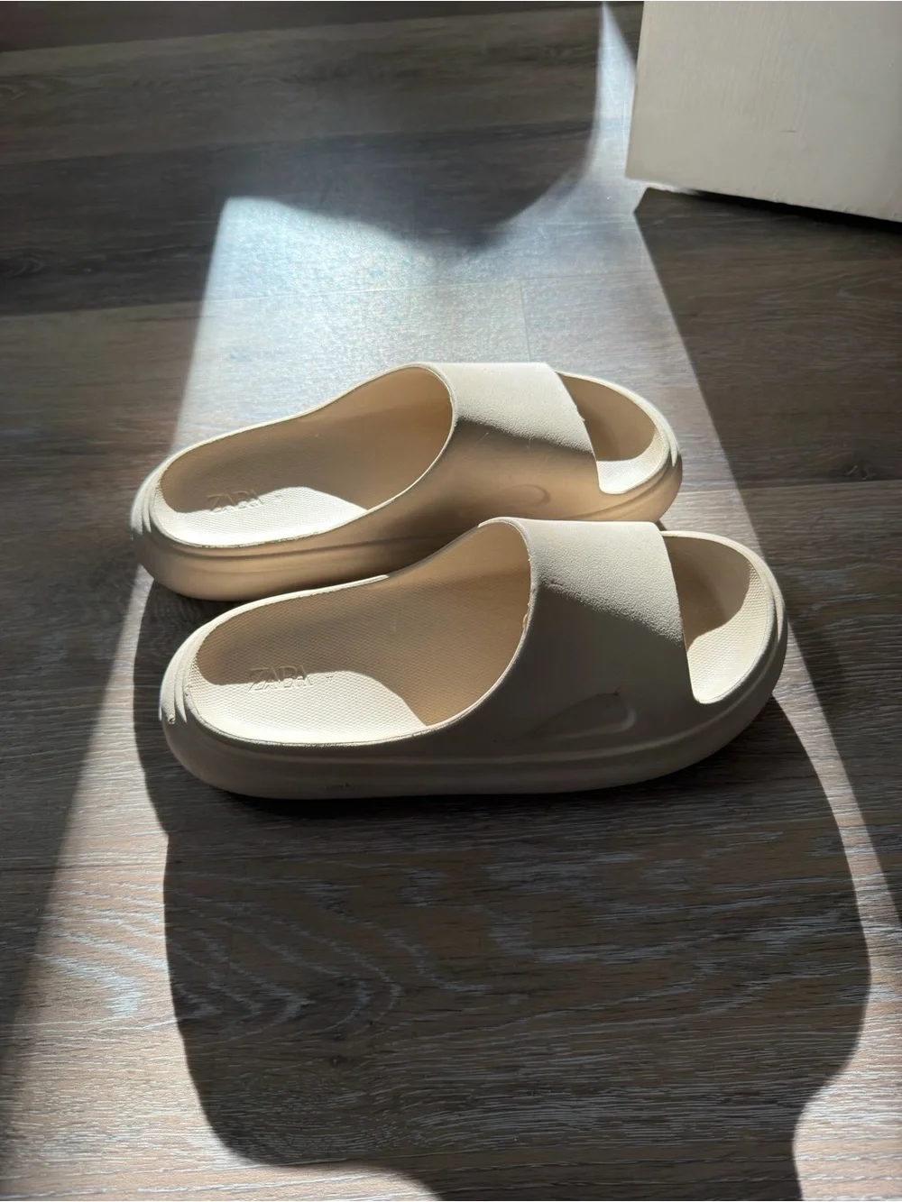 ZARA Kids Beige Platform Sandals Size 7
