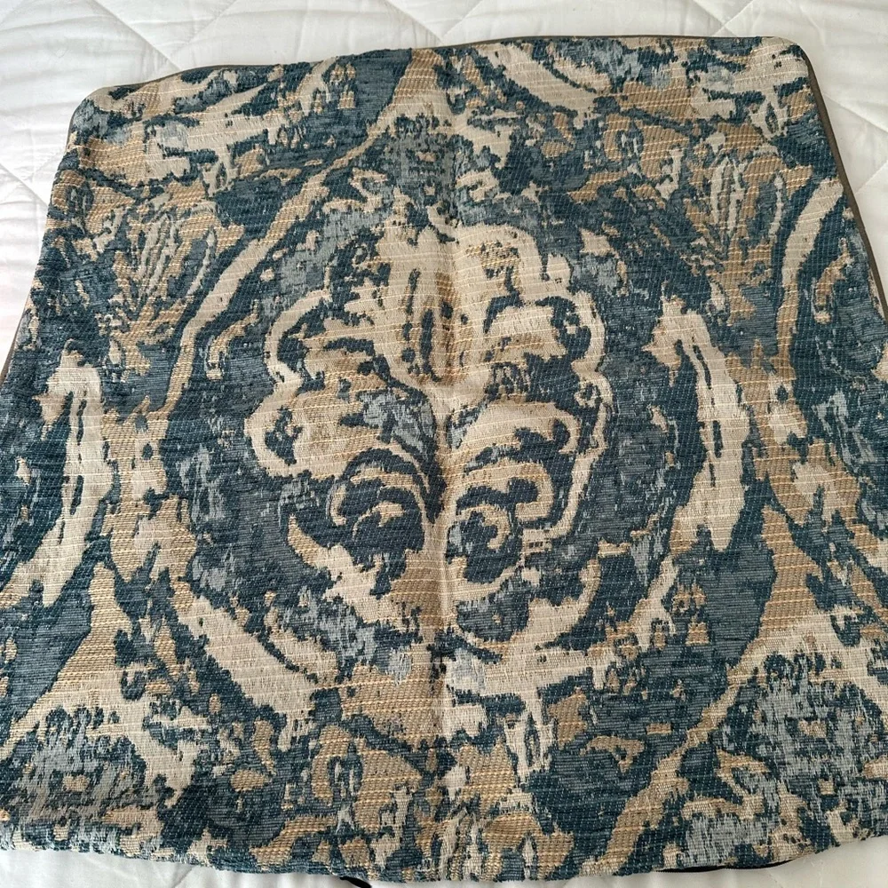 N/A pillow covers