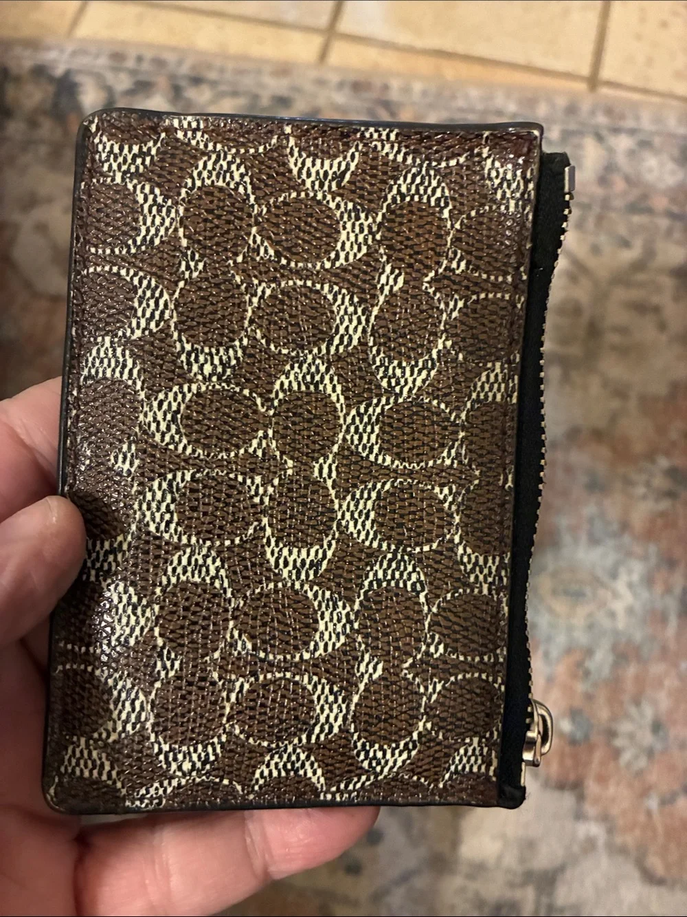 Coach zip card
