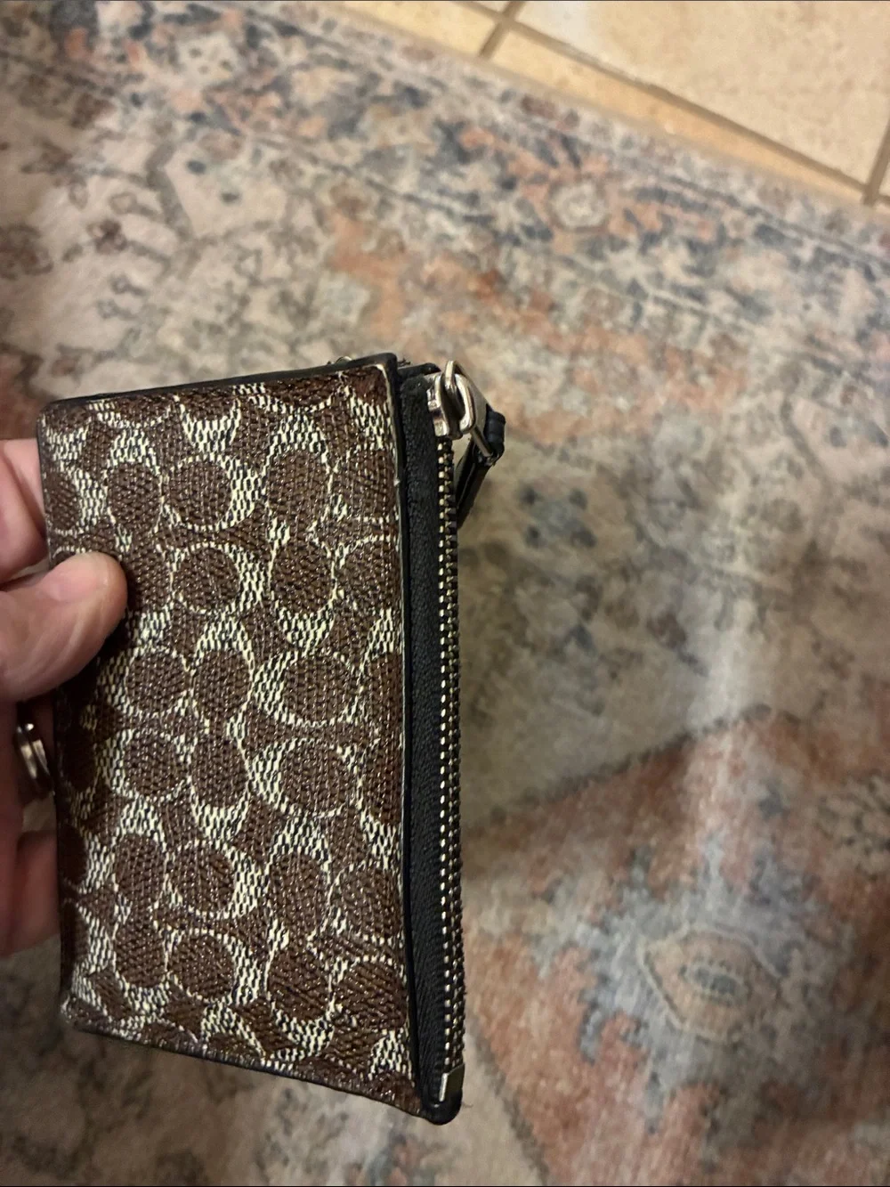Coach zip card