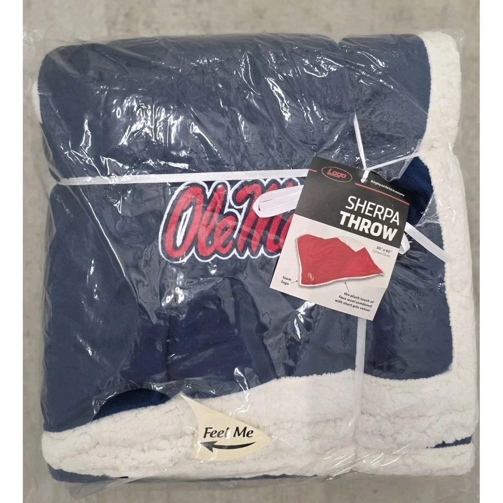 NEW Super Soft Sherpa Throw‎ Ole Miss 50 x 60