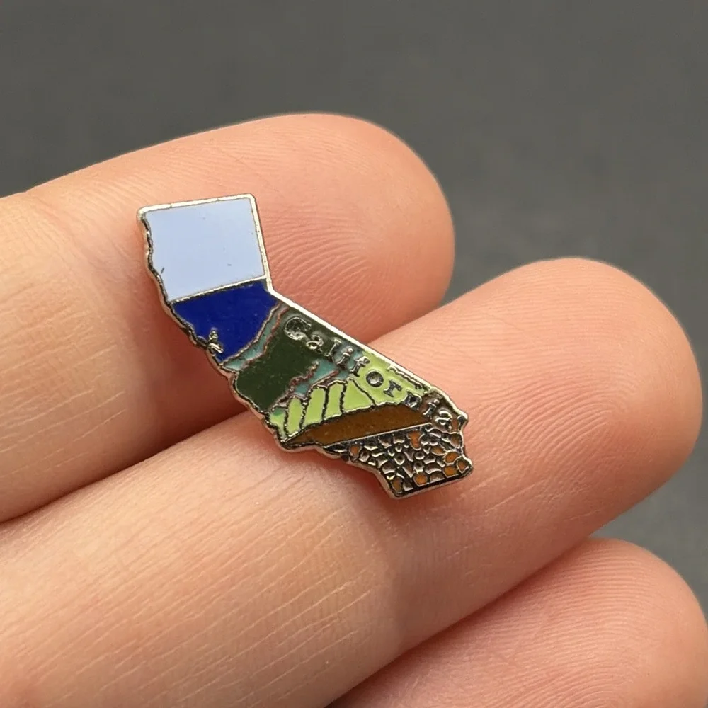 California State Outline United‎ States Of America Lapel Hat Pin