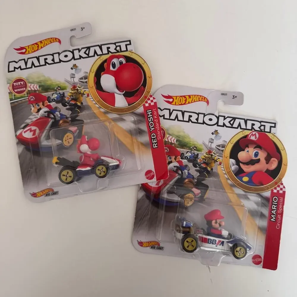 Hot Wheels Mario Kart Red Yoshi and Mario Circuit Special Die-Cast Car NEW