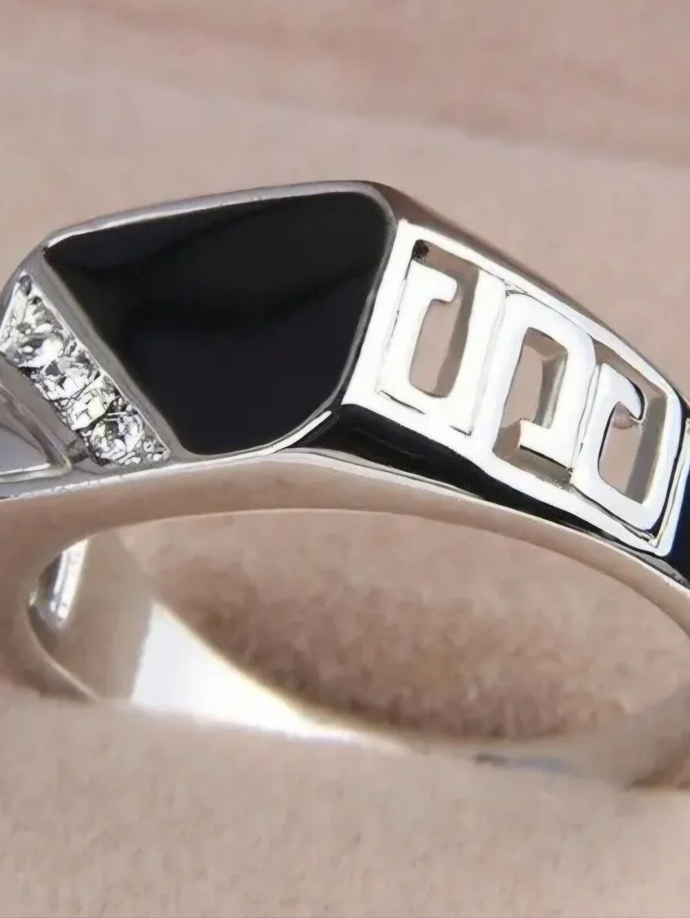 N/A black obsidian