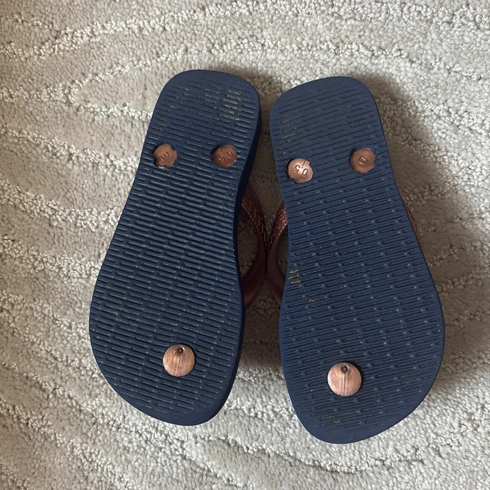 Girls Havaianas Floral Flip Flops Floral Bird Print fits size 10 tagged 11/12