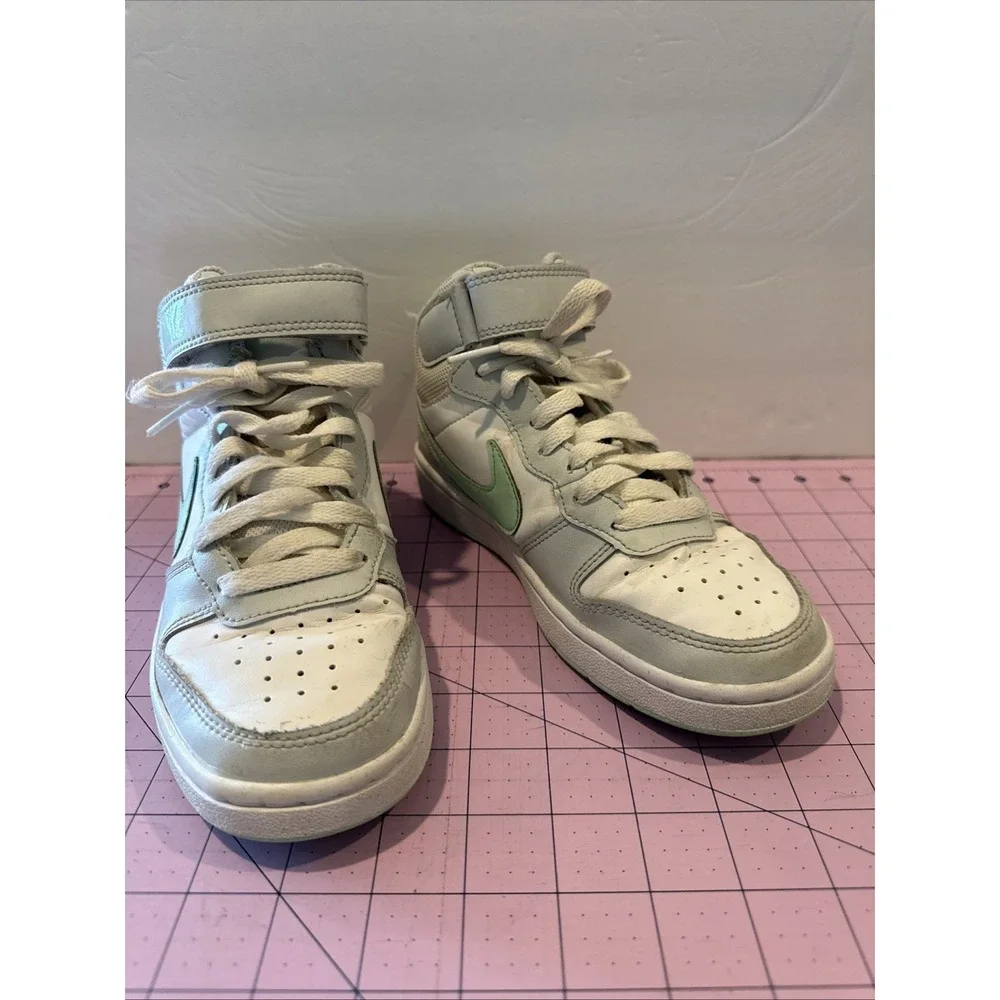 Nike Court Borough Mid 2 Shoes Youth‎ Size 3.5Y Green CD7782-011 Sneakers