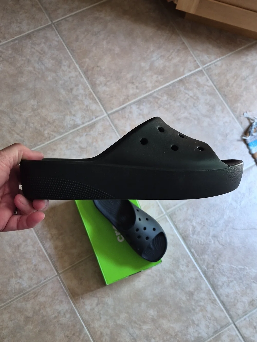CROCS size woman