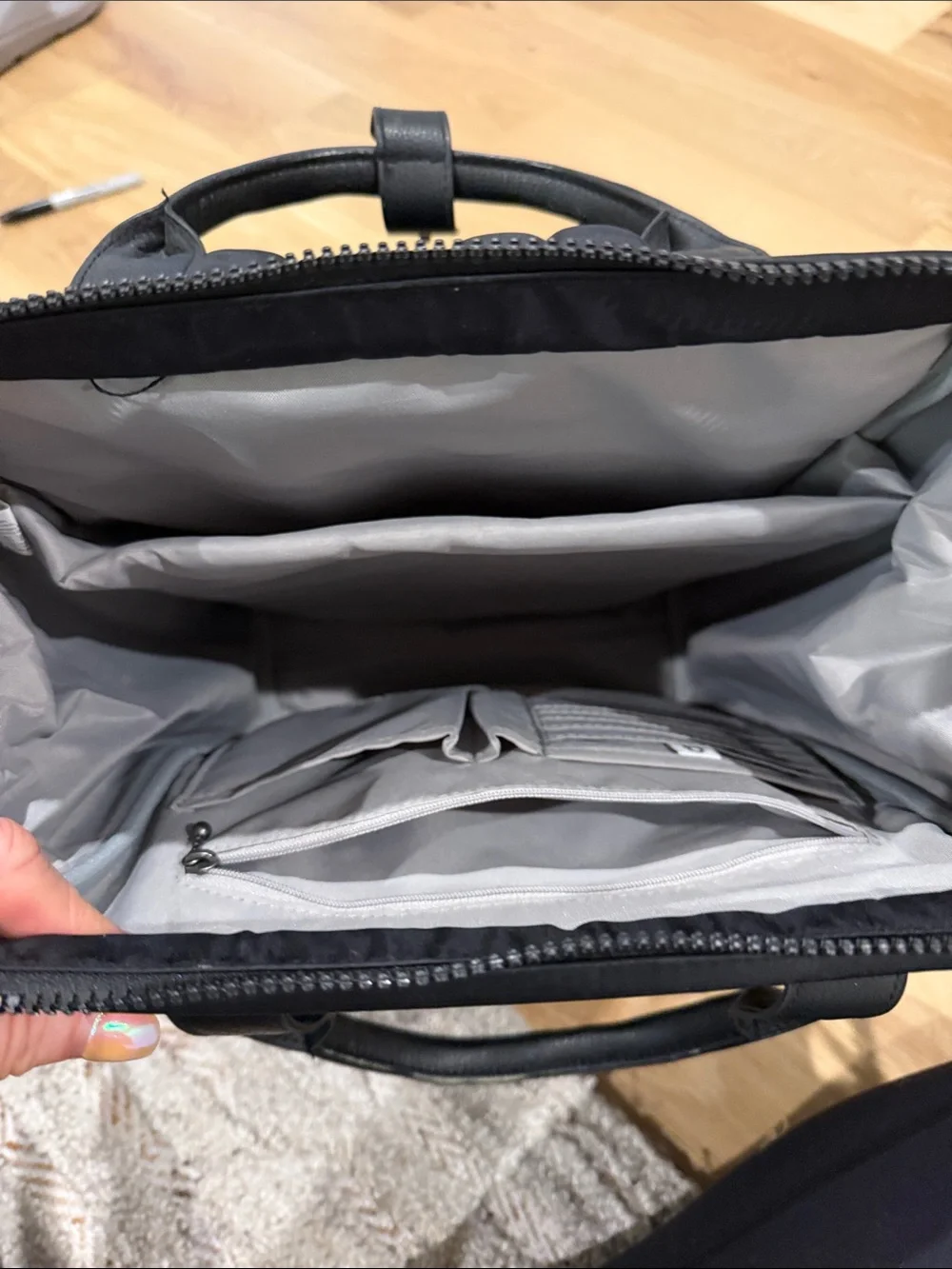 Baggallini daily adjustable