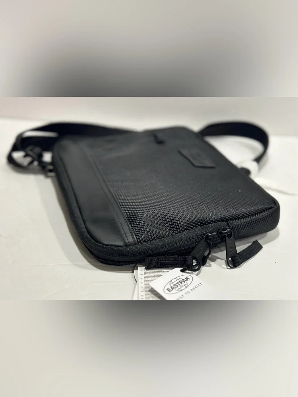 Eastpak Ivon 96Q Cnnct. Black Crossbody /shoukder Bag
