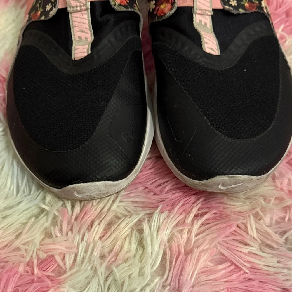 Nike stylish sneakers
