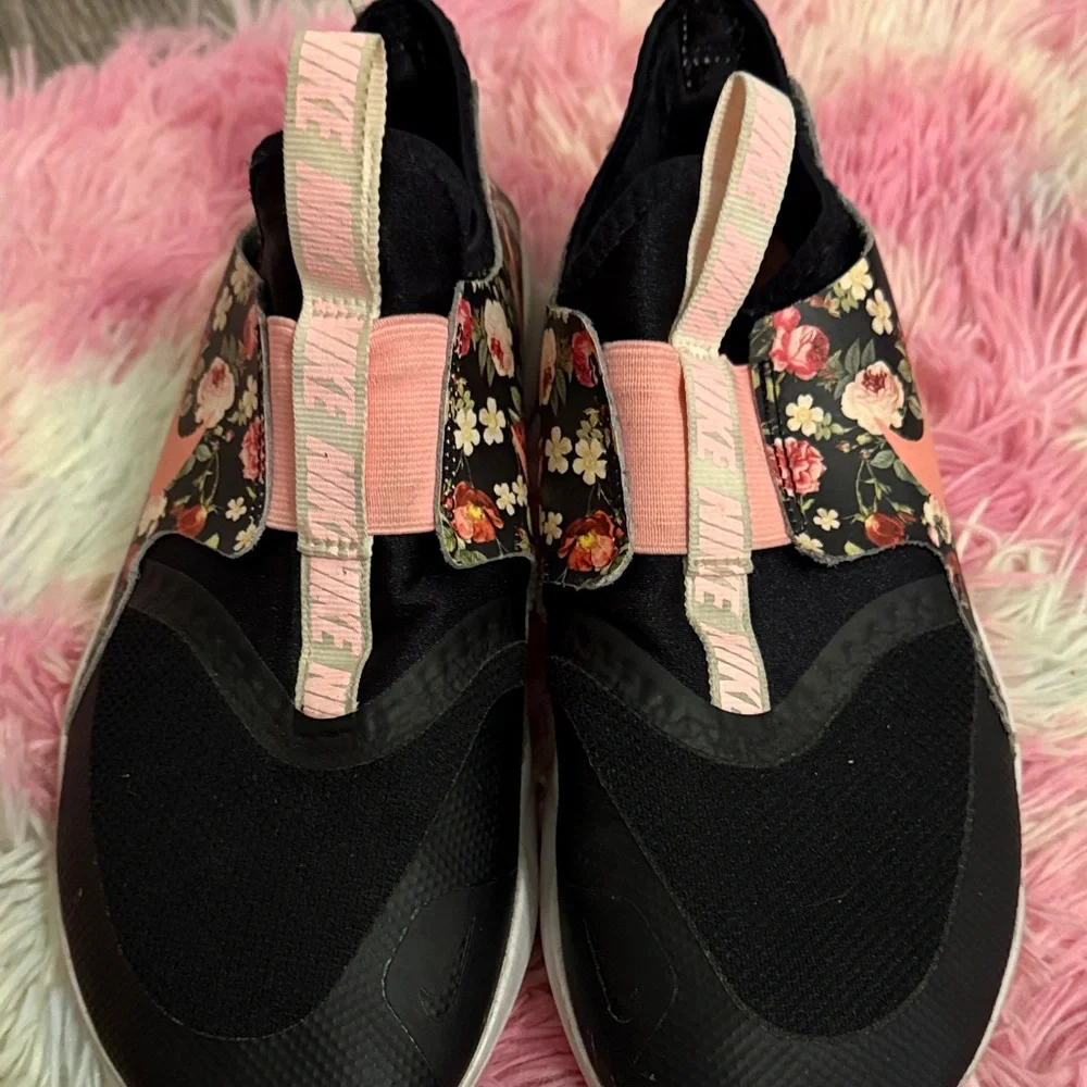 Nike stylish sneakers