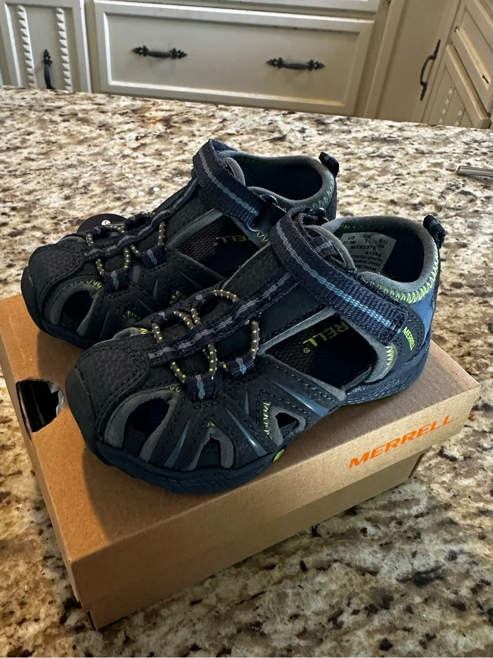 Merrell Kids Navy and Gray Closed-Toe Active Sandals