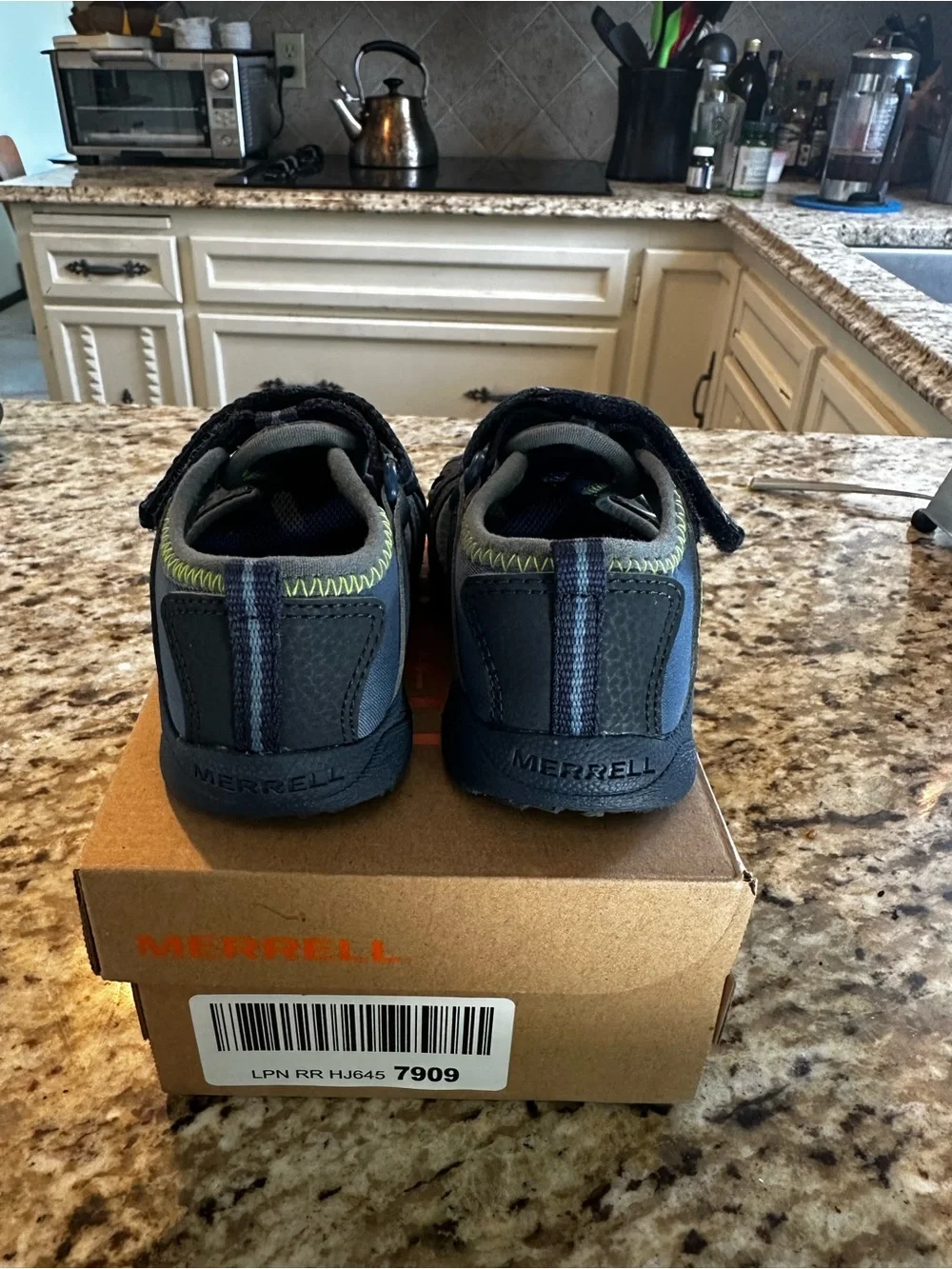 Merrell sturdy closed
