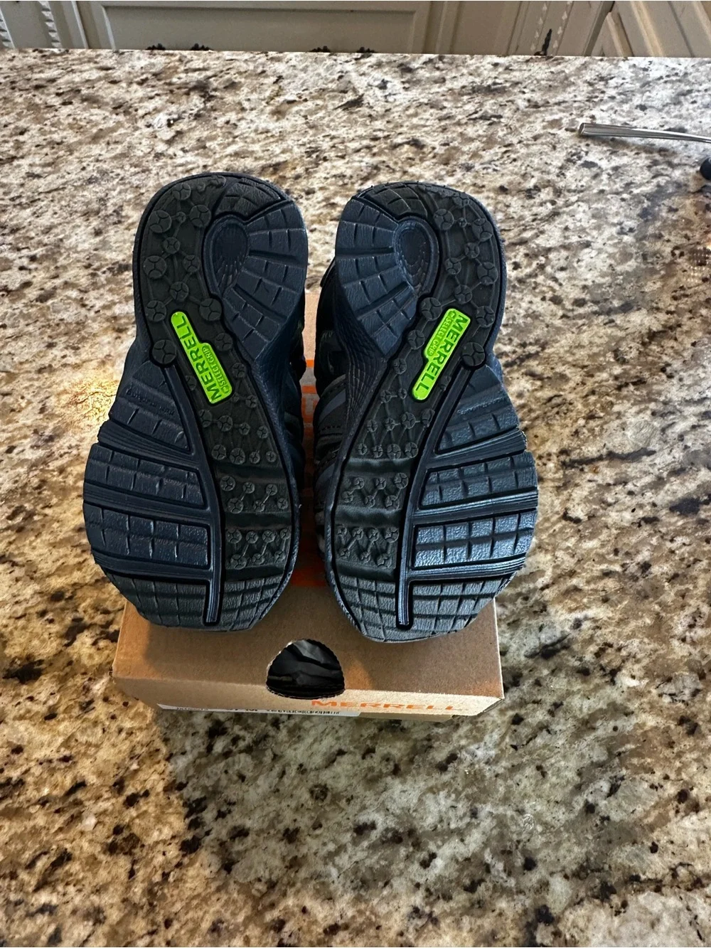 Merrell sturdy closed