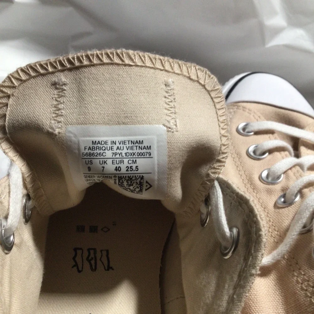 Converse size women