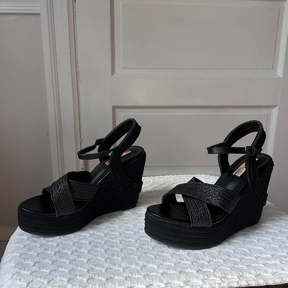 Patrizia stylish black