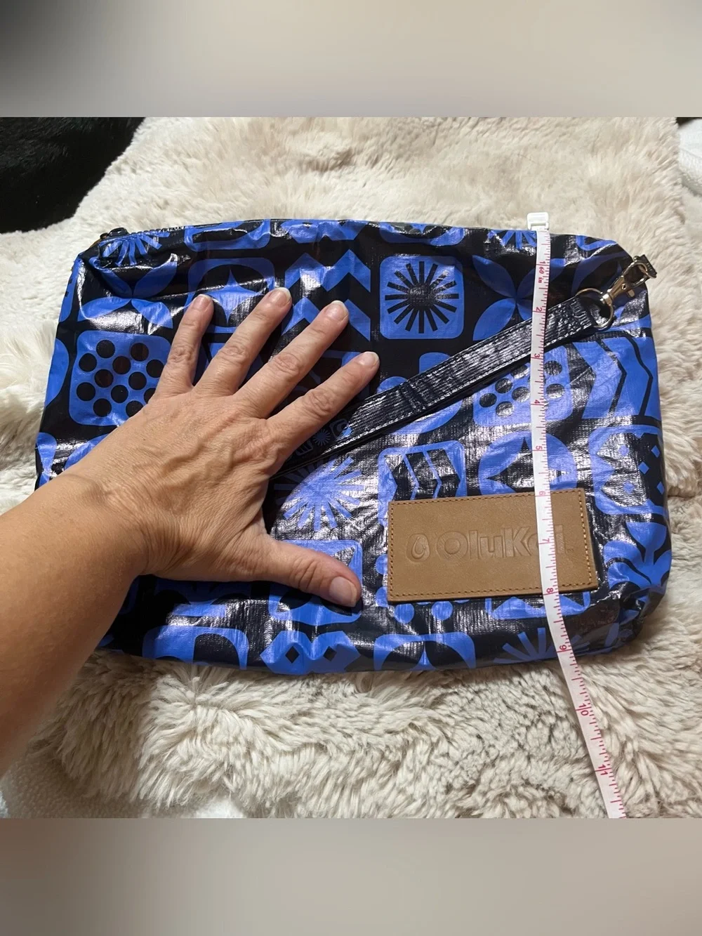 OluKai bold blue