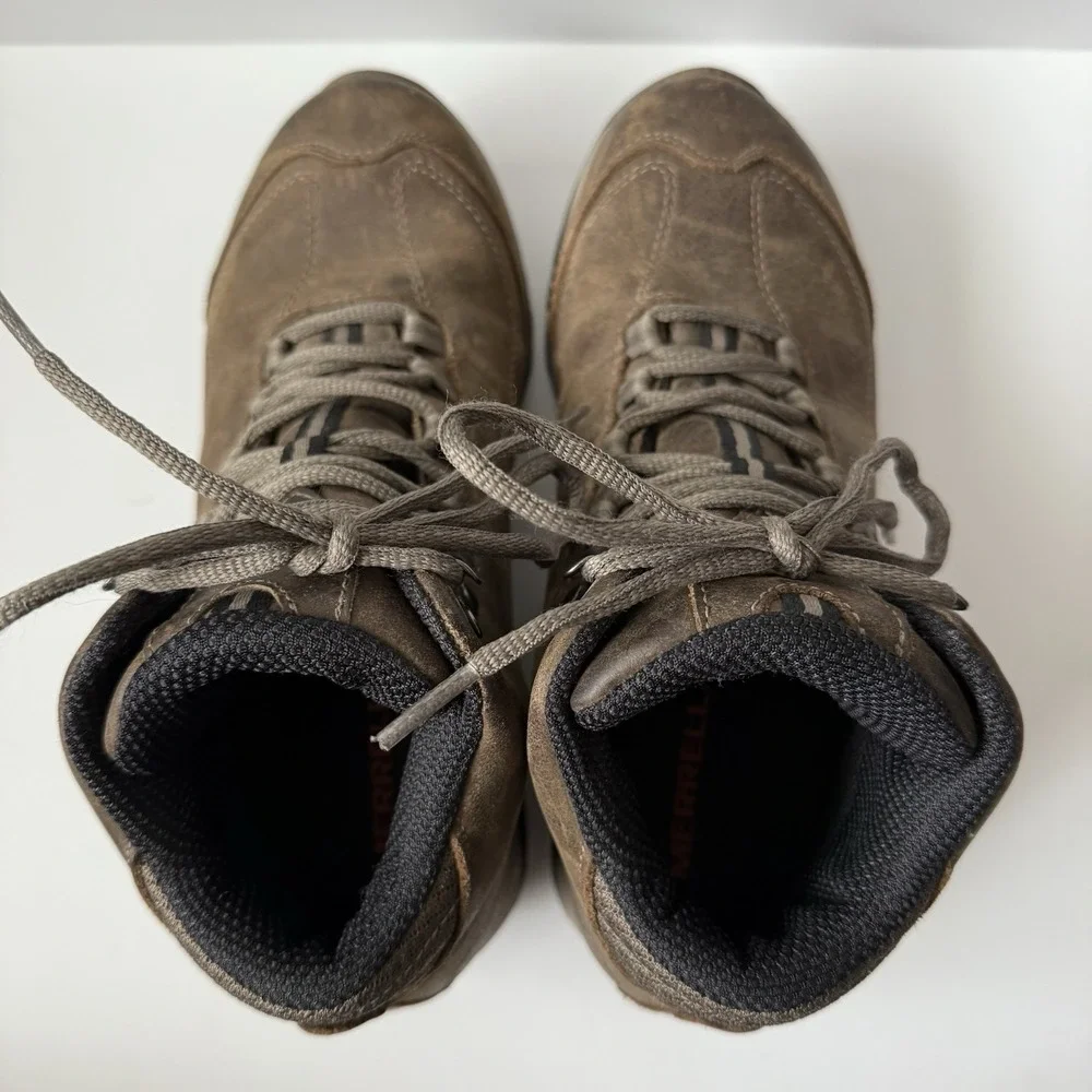 Merrell good preowned
