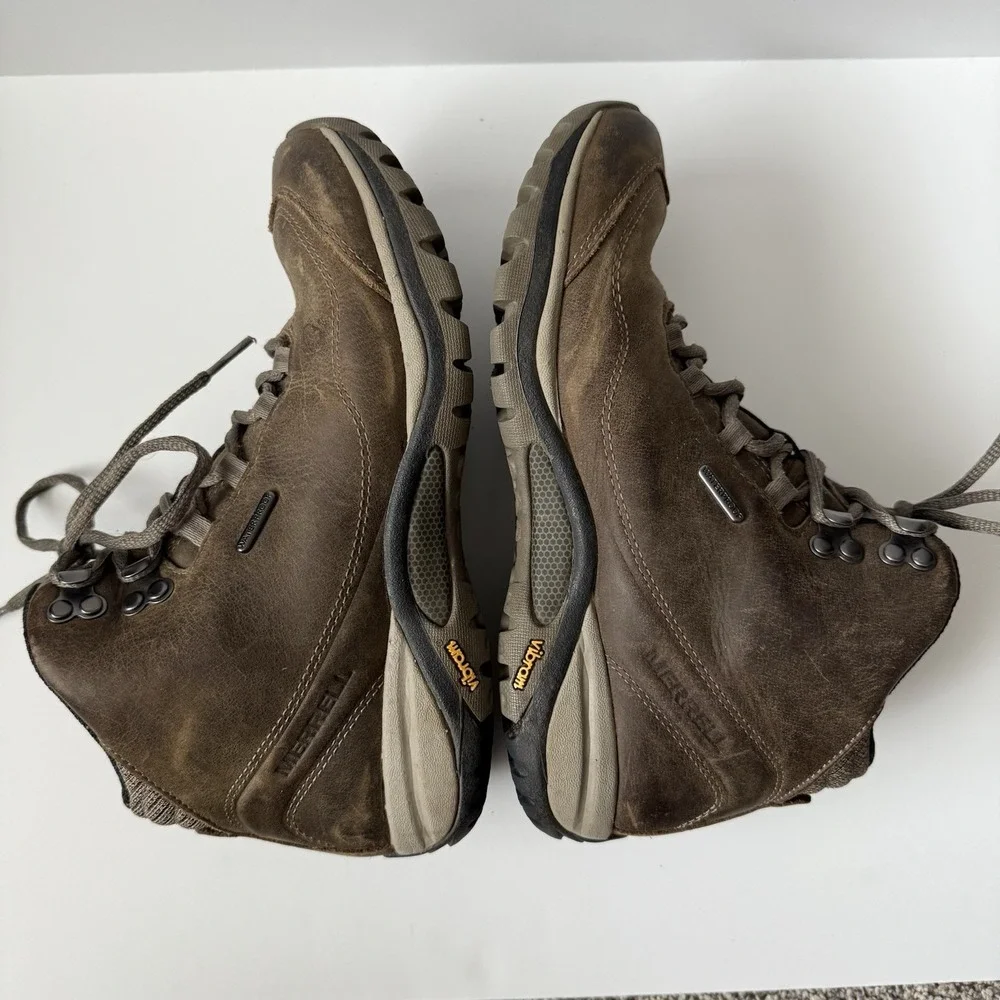 Merrell good preowned
