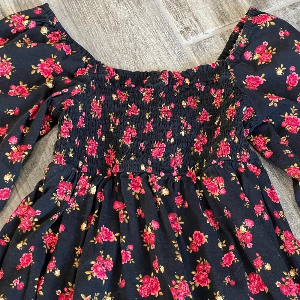Old Navy romantic charm