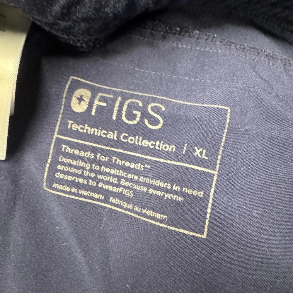 Figs axim scrub