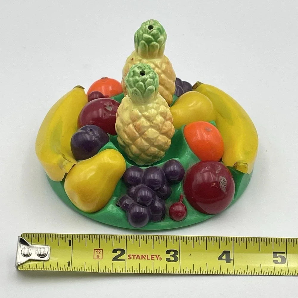 Vintage 1958 Fruit Tray w Pineapple Salt Pepper Shakers‎ Ceramic Plastic