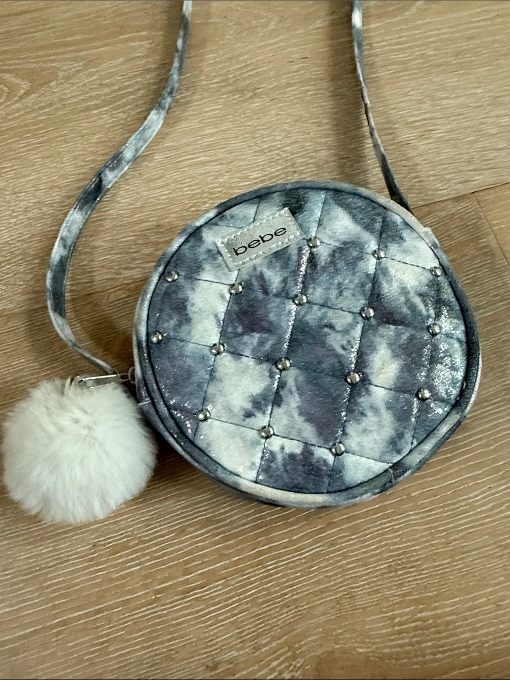 bebe round quilted