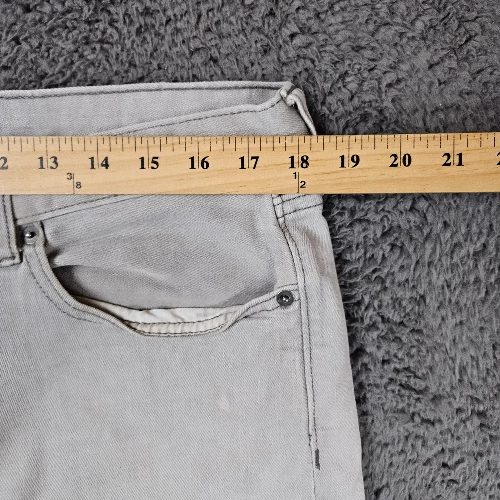 Banana Republic brand banana