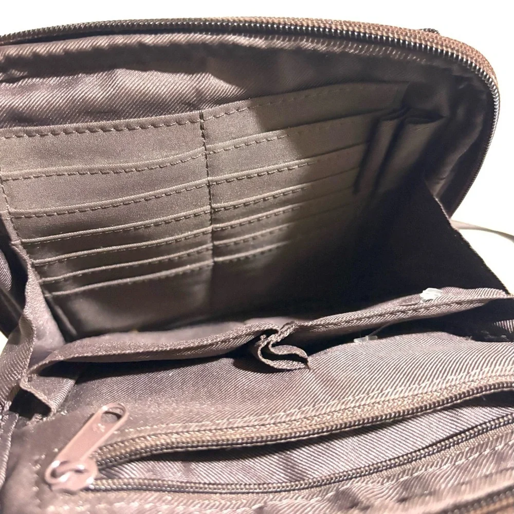 Fossil elegant messenger