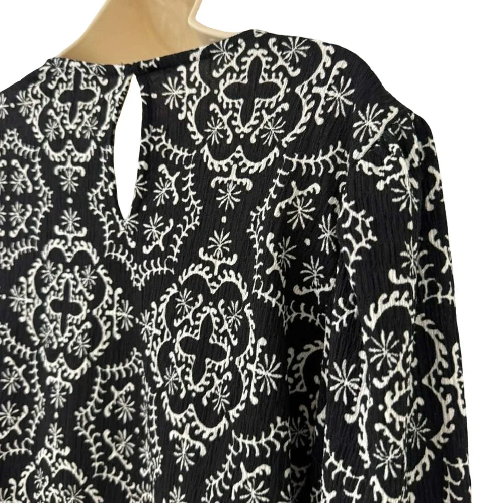 Ann Taylor Loft Black White Print Puff Long Sleeve Lightweight Top Shirt sz M